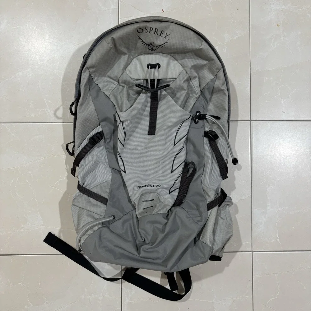 Women's Osprey Tempest 20 Backpacking Hiking Backpack S/M 16-20 Inch Grey Belt